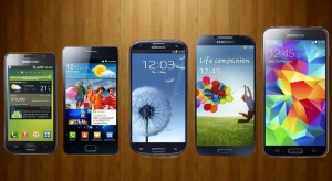 Aquí podemos ver de izquierda a derecha, el primer Galaxy S, el S2, el S3, el penúltimo en salir Galaxy S4, y el recién llegado S5